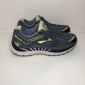 Brooks Dyad 7 Womens Running Shoes